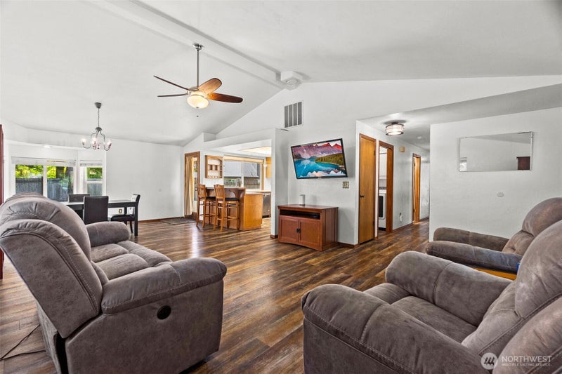 3930 Oxford Loop SE