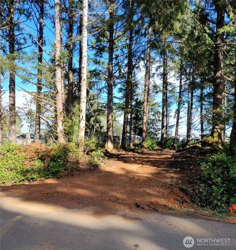762 Chenois Avenue NE Ocean Shores WA 98569