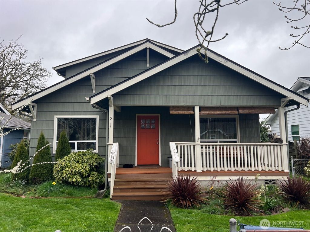 Photo of 511 15th Avenue, Longview, WA 98632 (MLS # 2500480)