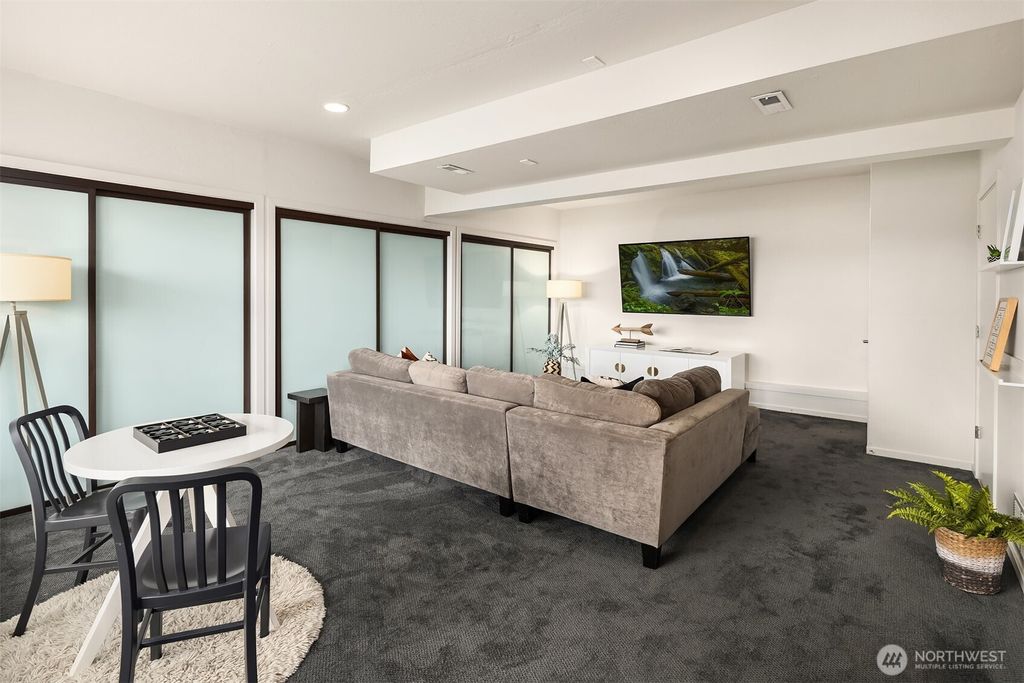 listing image 9367506756131553991