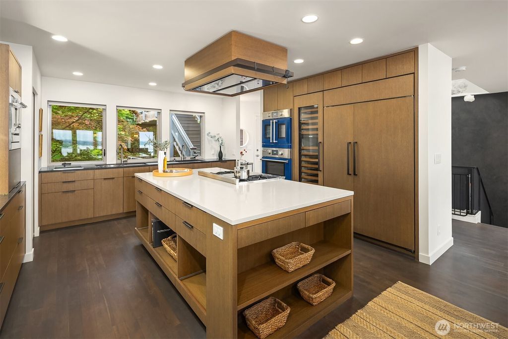 listing image 9364737910140841554