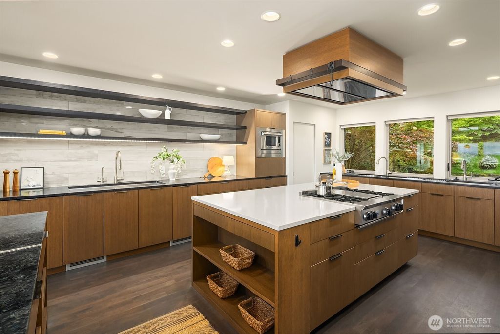 listing image 9369533639700864661