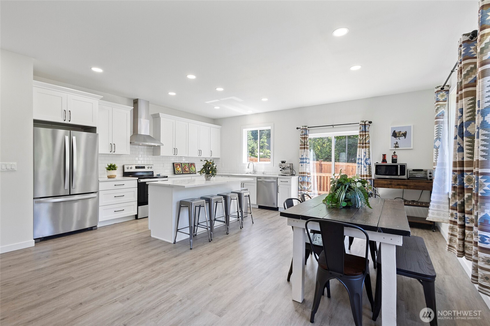 7952 Apache Drive