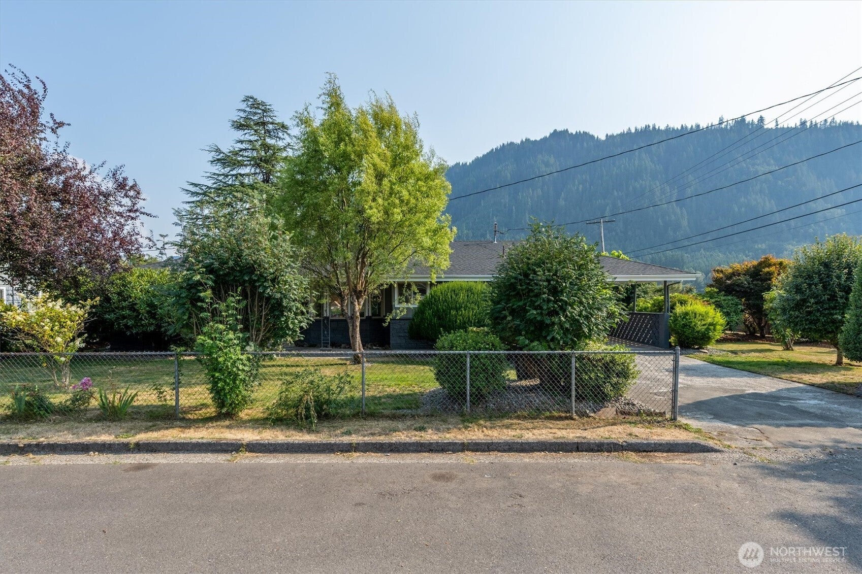 102 E Adams Avenue