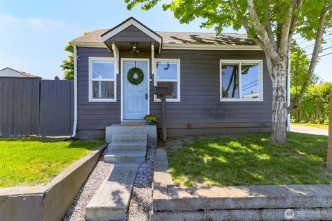 Photo of 606 S 61st Street, Tacoma, WA 98408 (MLS # 2515670)