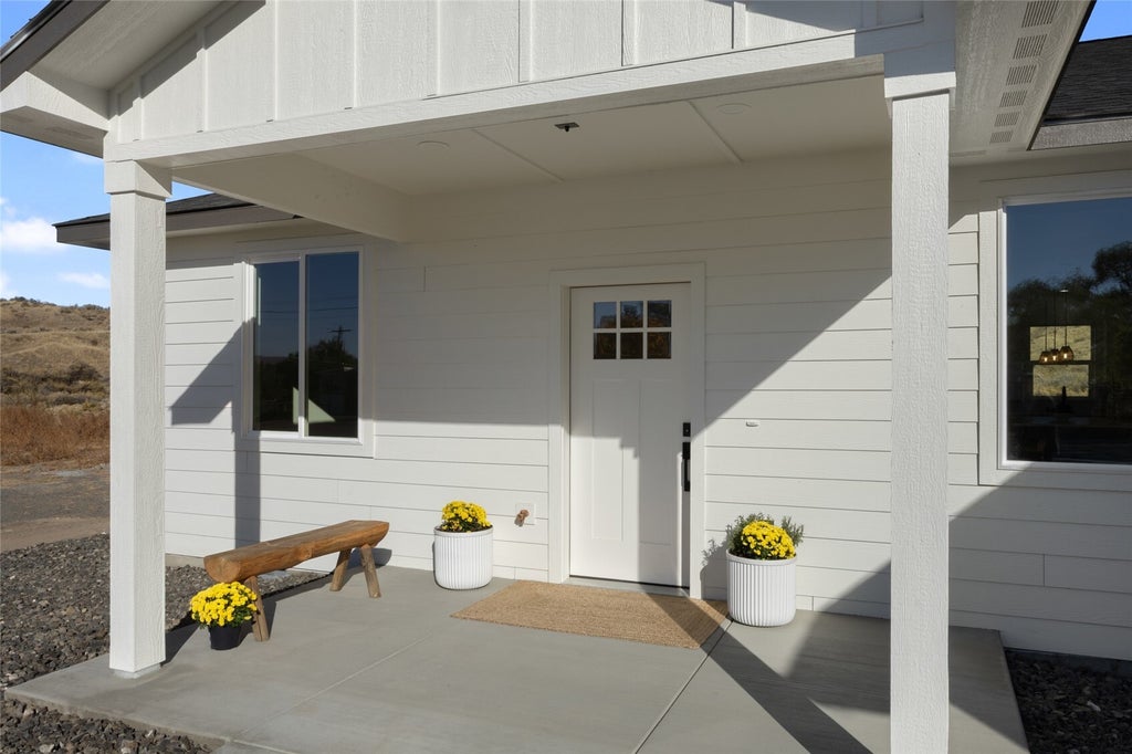Photo of 522 NE 4th Avenue, Soap Lake, WA 98851 (MLS # 2598206)