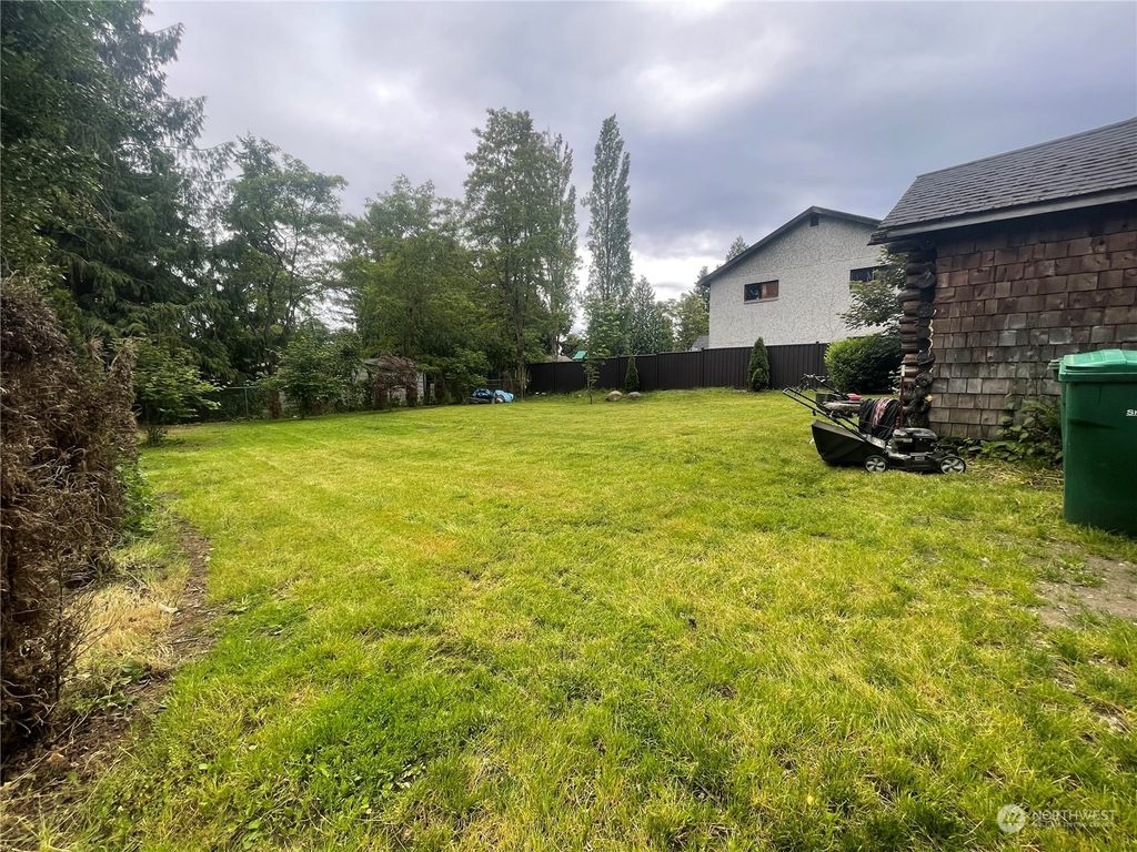 Photo of 1809 NE 170th Street, Shoreline, WA 98155 (MLS # 2295839)