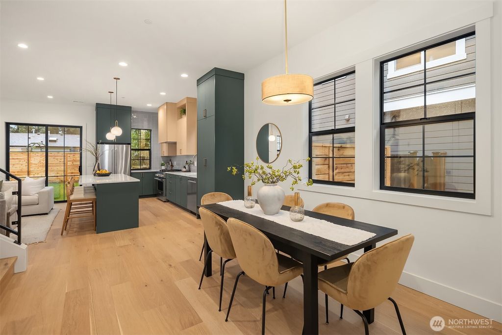 Photo of 818 165th Avenue NE, Bellevue, WA 98008 (MLS # 2467791)