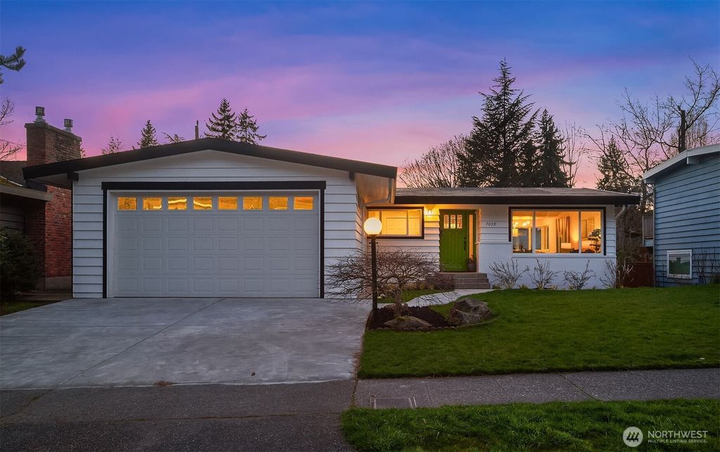 Photo of 7039 39th Avenue NE, Seattle, WA 98115 (MLS # 2511218)