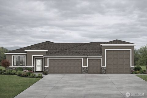 Photo of 0 Lot 3 Road B.9 SW, Royal City, WA 99357 (MLS # 2461584)