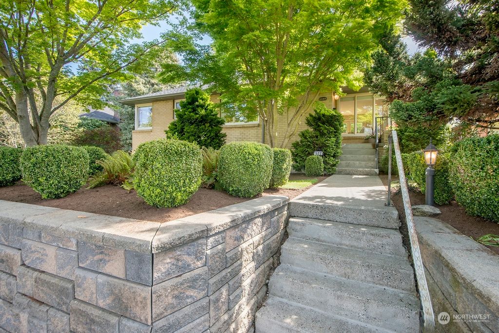 Photo of 6544 40th Avenue NE, Seattle, WA 98115 (MLS # 2226990)