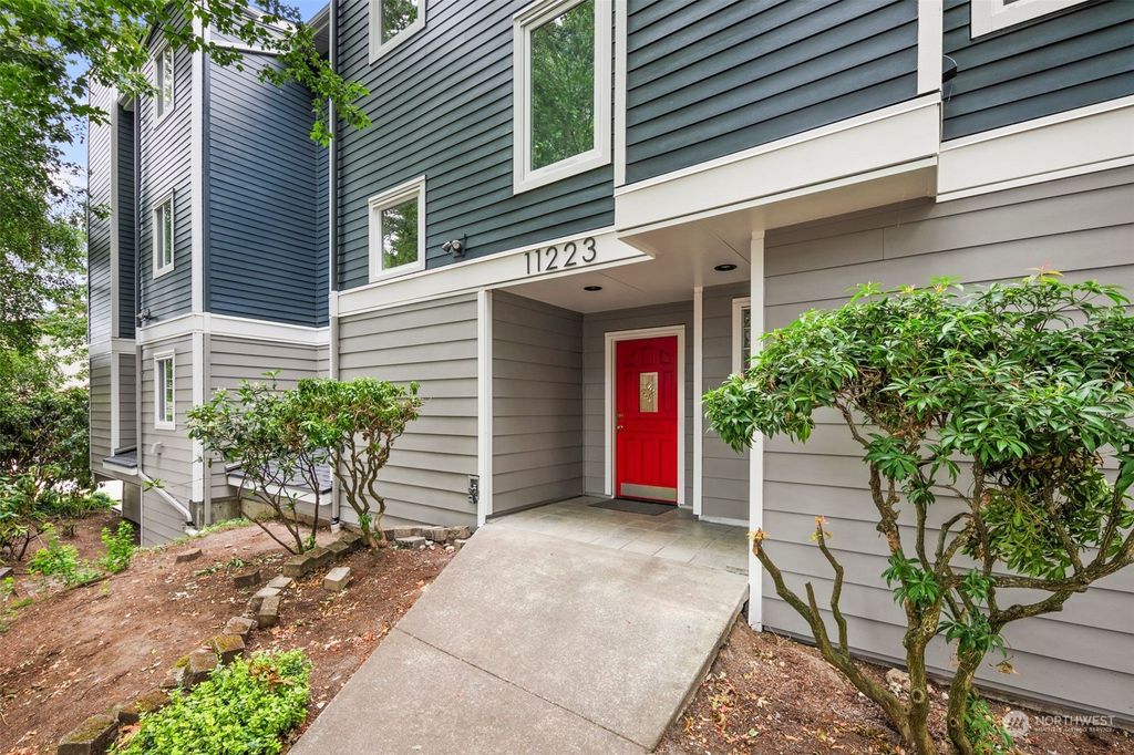 Photo of 11223 Corliss Avenue N #203, Seattle, WA 98133 (MLS # 2268760)