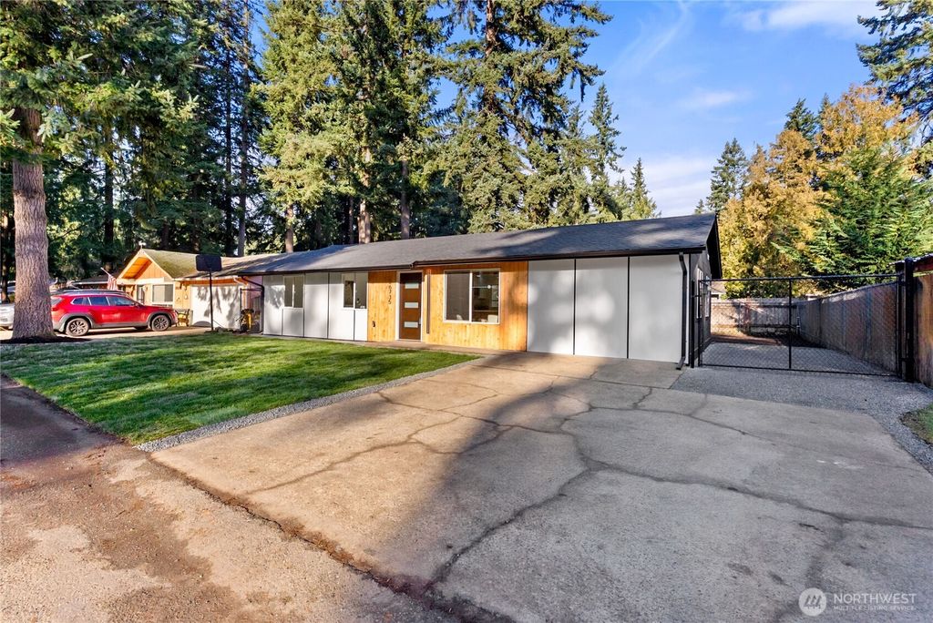 Photo of 26735 191st Place SE, Covington, WA 98042 (MLS # 2464240)