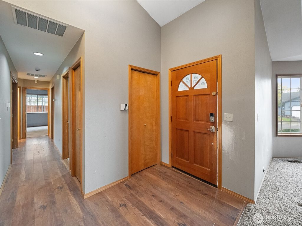 Photo of 2937 Berilla Drive, Enumclaw, WA 98022 (MLS # 2444118)