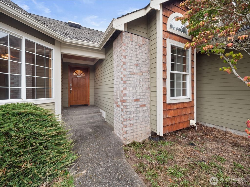 Photo of 2937 Berilla Drive, Enumclaw, WA 98022 (MLS # 2444118)