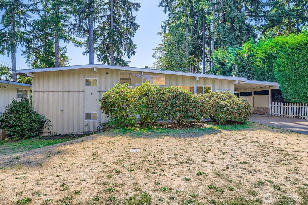 Photo of 14243 SE 14th Street, Bellevue, WA 98007 (MLS # 2436448)