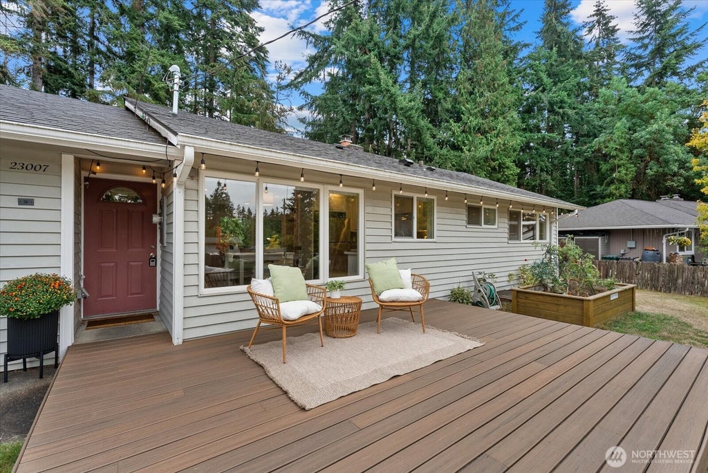 Photo of 23007 63rd Avenue W, Mountlake Terrace, WA 98043 (MLS # 2583647)