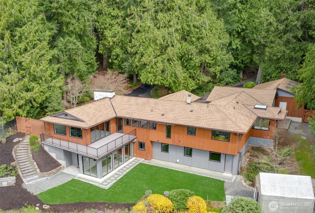 Photo of 12323 206th Place SE, Issaquah, WA 98027 (MLS # 2433290)