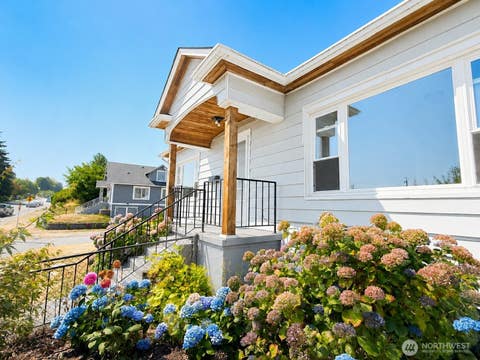 Photo of 3528 Hoyt Avenue, Everett, WA 98201 (MLS # 2565564)