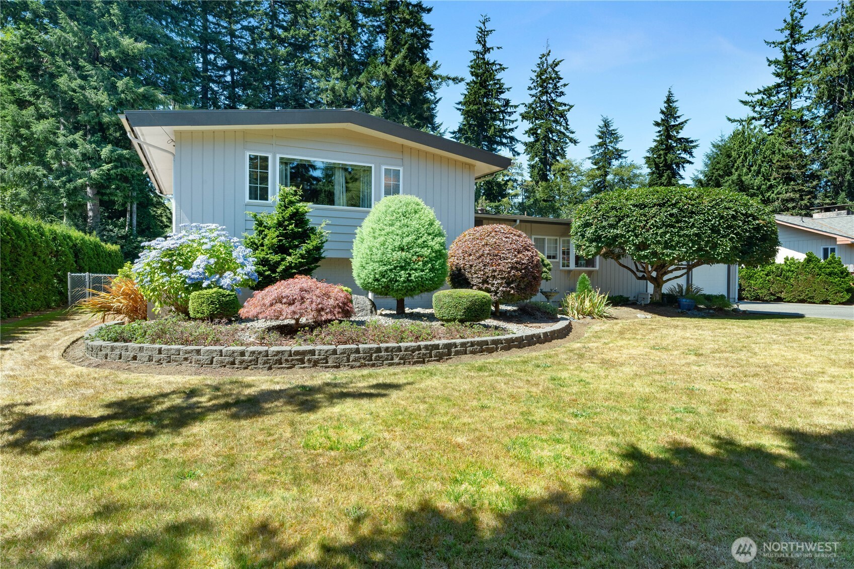 515 Carl Way