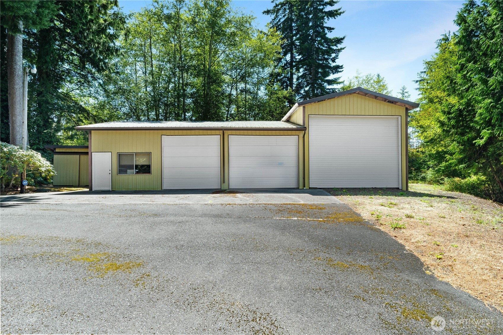 515 Carl Way