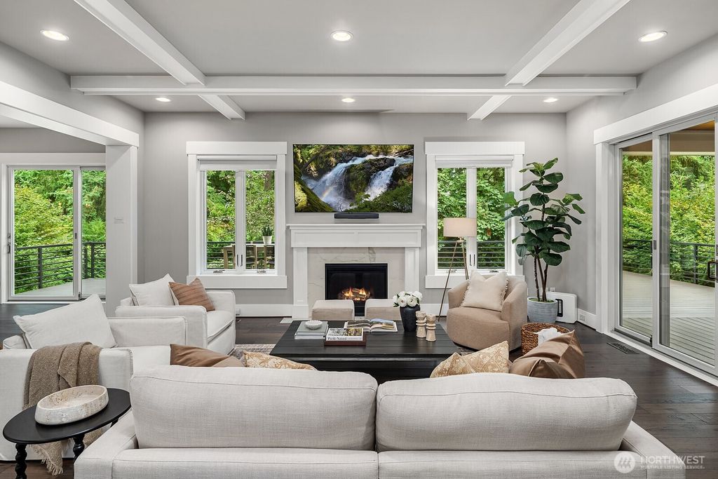 Photo of 1646 106th Avenue SE, Bellevue, WA 98004 (MLS # 2478295)