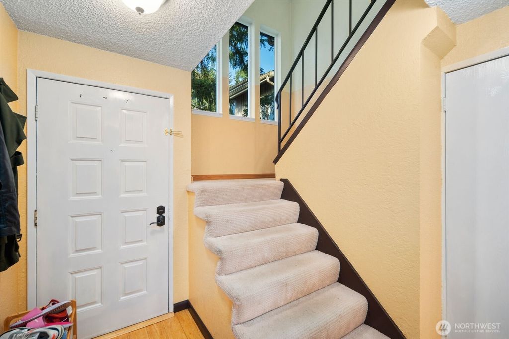 Photo of 1800 Grant Avenue S #E2, Renton, WA 98055 (MLS # 2355701)