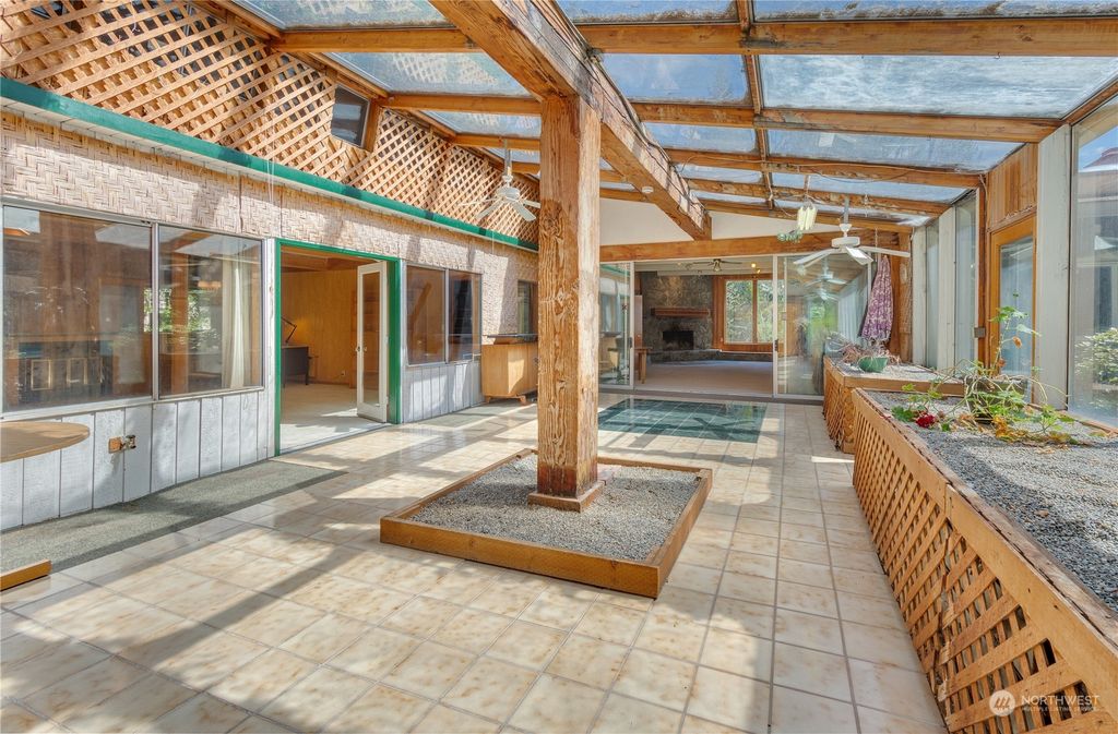 Photo of 4609 140th Avenue NE, Bellevue, WA 98005 (MLS # 2061045)