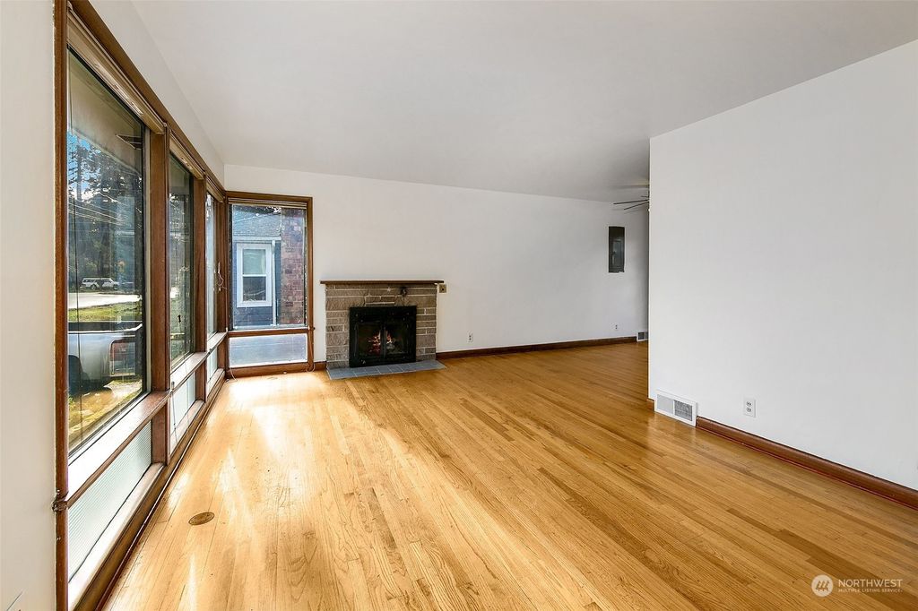 Photo of 12715 Dayton Avenue N, Seattle, WA 98133 (MLS # 2193302)