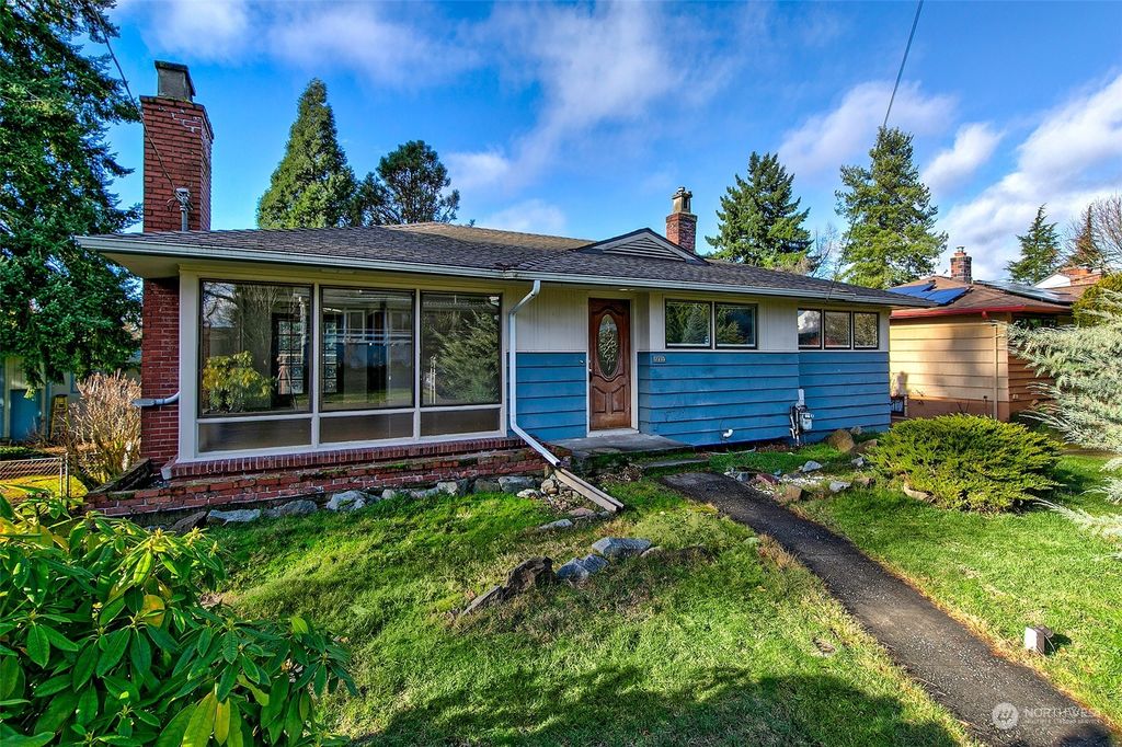 Photo of 12715 Dayton Avenue N, Seattle, WA 98133 (MLS # 2193302)
