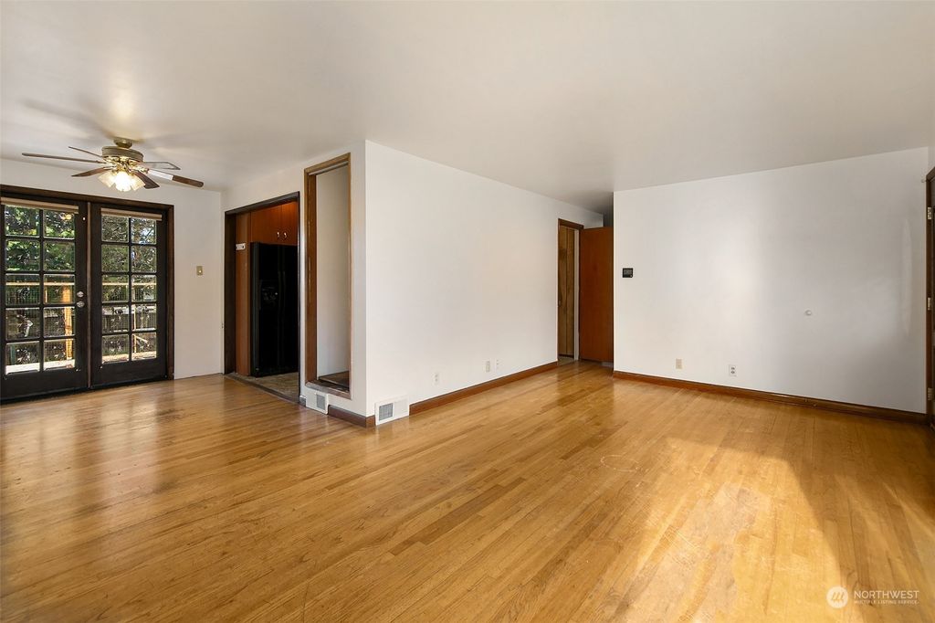 Photo of 12715 Dayton Avenue N, Seattle, WA 98133 (MLS # 2193302)