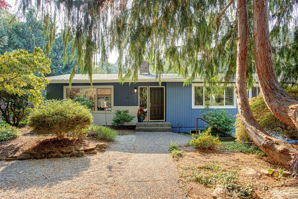 Photo of 18709 58th Avenue NE, Kenmore, WA 98028 (MLS # 1994743)