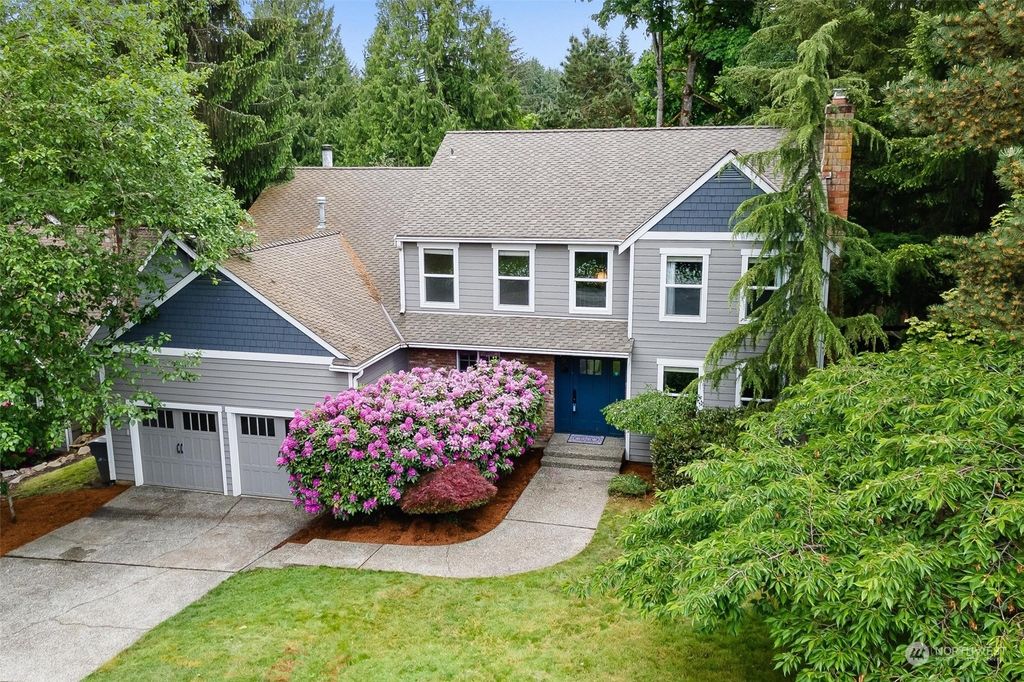 Photo of 13817 178th Avenue NE, Redmond, WA 98052 (MLS # 2242842)