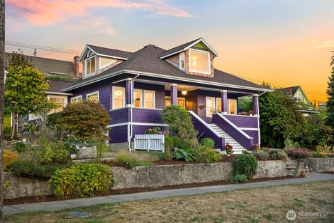 Photo of 903 13th Street, Bellingham, WA 98225 (MLS # 2432605)