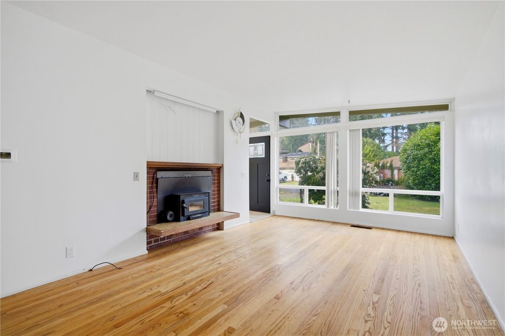 Photo of 1614 144th Avenue SE, Bellevue, WA 98007 (MLS # 2488902)