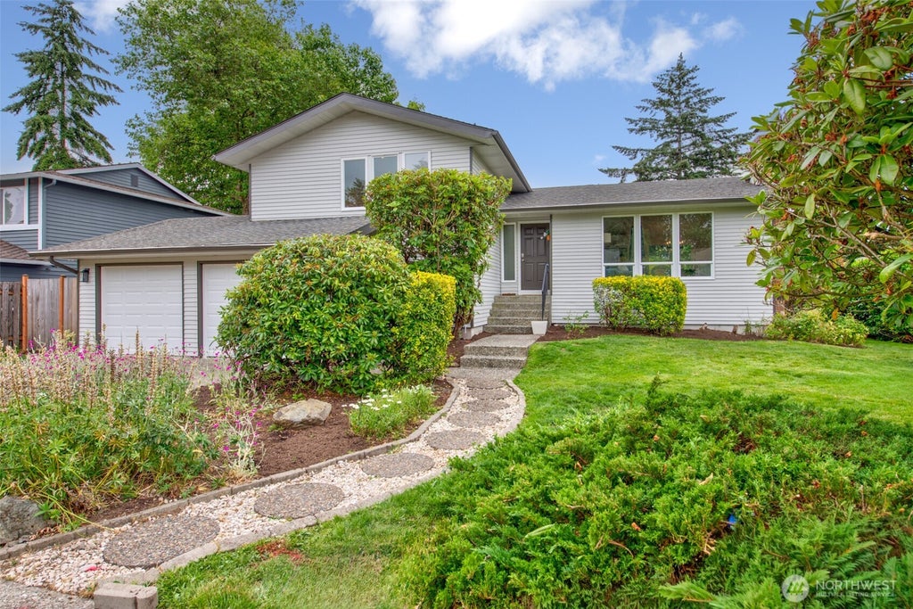 Photo of 4303 NE 24th Street, Renton, WA 98059 (MLS # 2546007)
