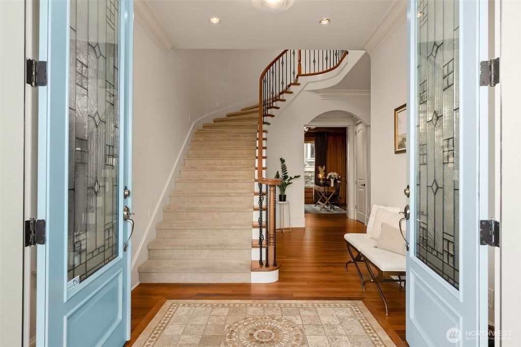 Photo of 410 8th Avenue W, Kirkland, WA 98033 (MLS # 2459176)