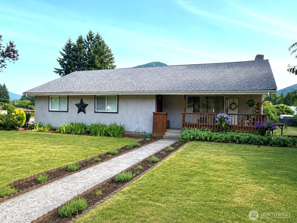 Photo of 676 Adams Avenue, Morton, WA 98356 (MLS # 2549196)