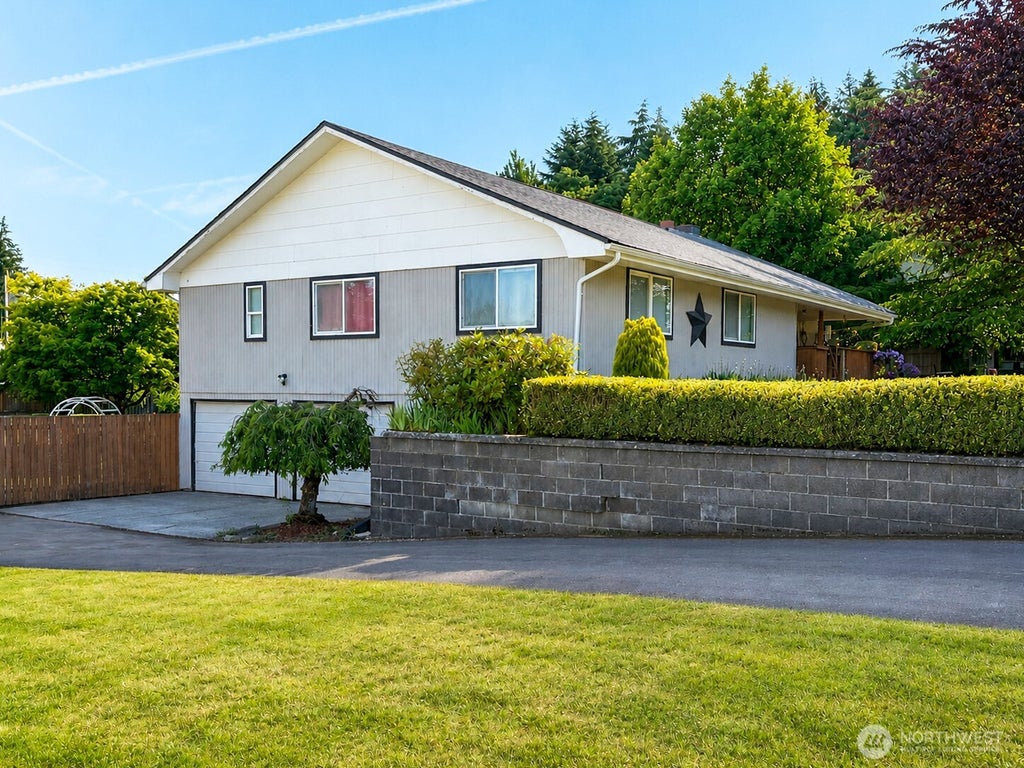 Photo of 676 Adams Avenue, Morton, WA 98356 (MLS # 2549196)