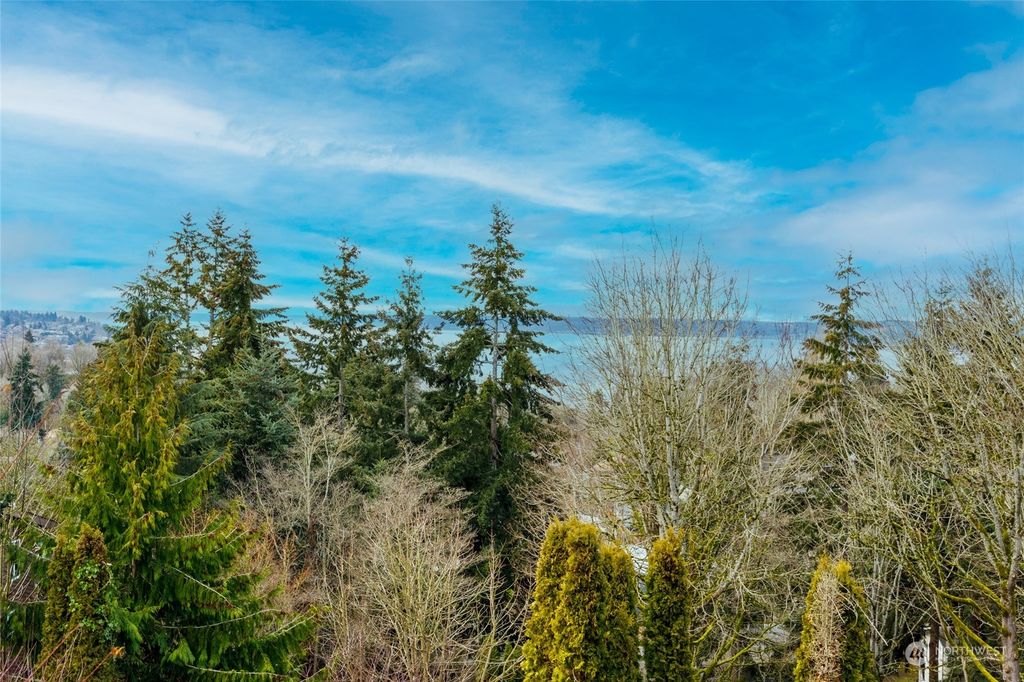 Photo of 28602 16th Avenue S #202, Federal Way, WA 98003 (MLS # 2045243)