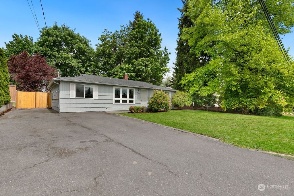 Photo of 11632 SE 164th Street, Renton, WA 98058 (MLS # 2241116)
