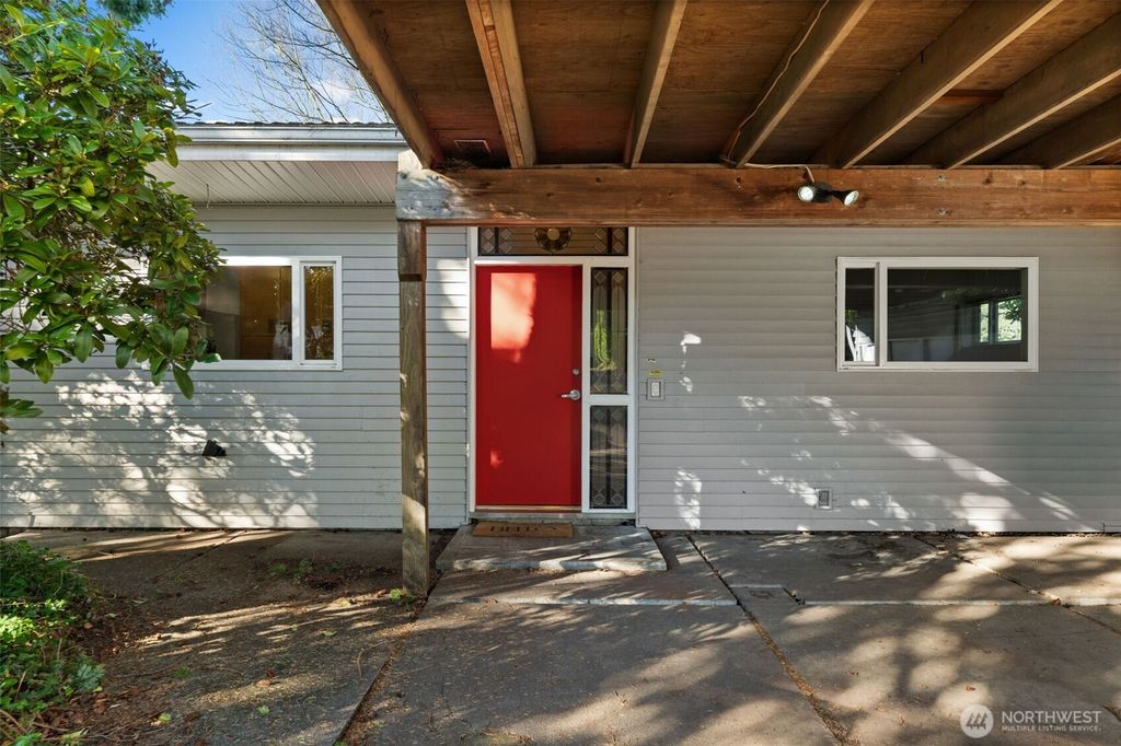 Photo of 15233 22nd Avenue SW, Burien, WA 98166 (MLS # 2479751)