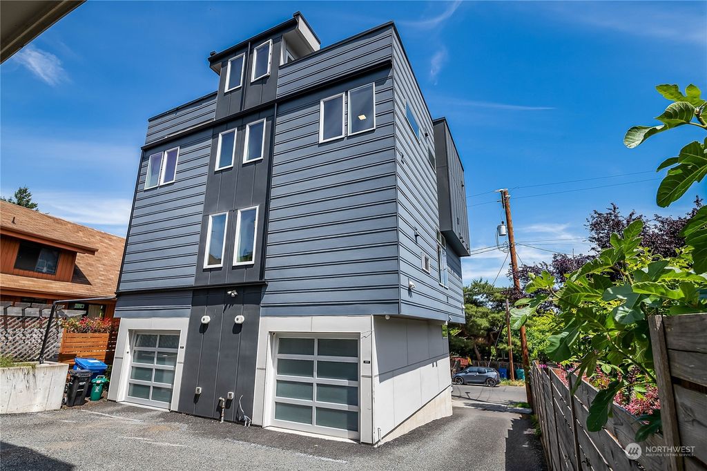Photo of 1505 17th Avenue S #B, Seattle, WA 98144 (MLS # 2248081)
