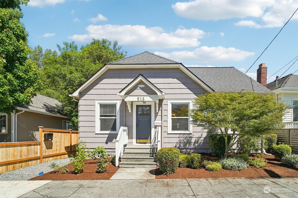 Photo of 518 30th Avenue E, Seattle, WA 98112 (MLS # 2257588)