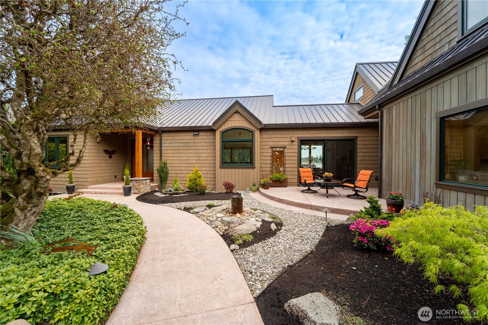 80 W Ludlow Point Road