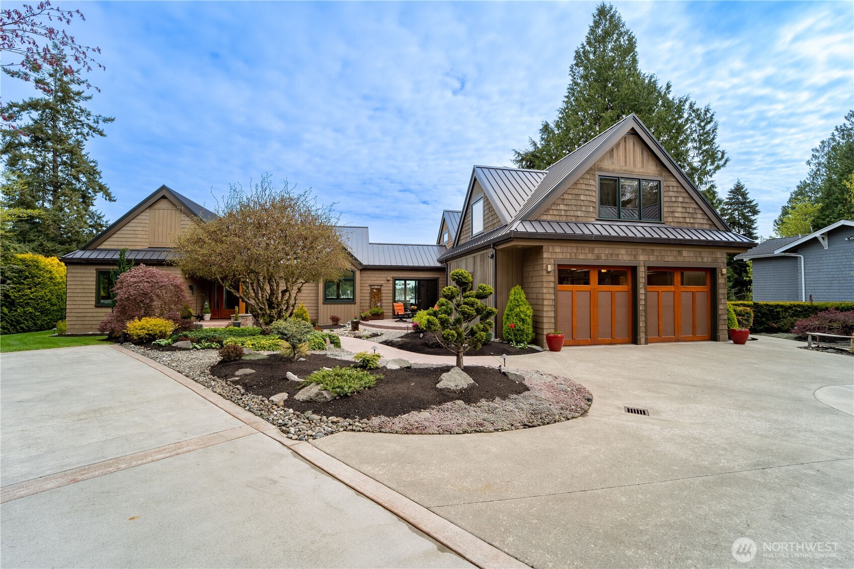 80 W Ludlow Point Road