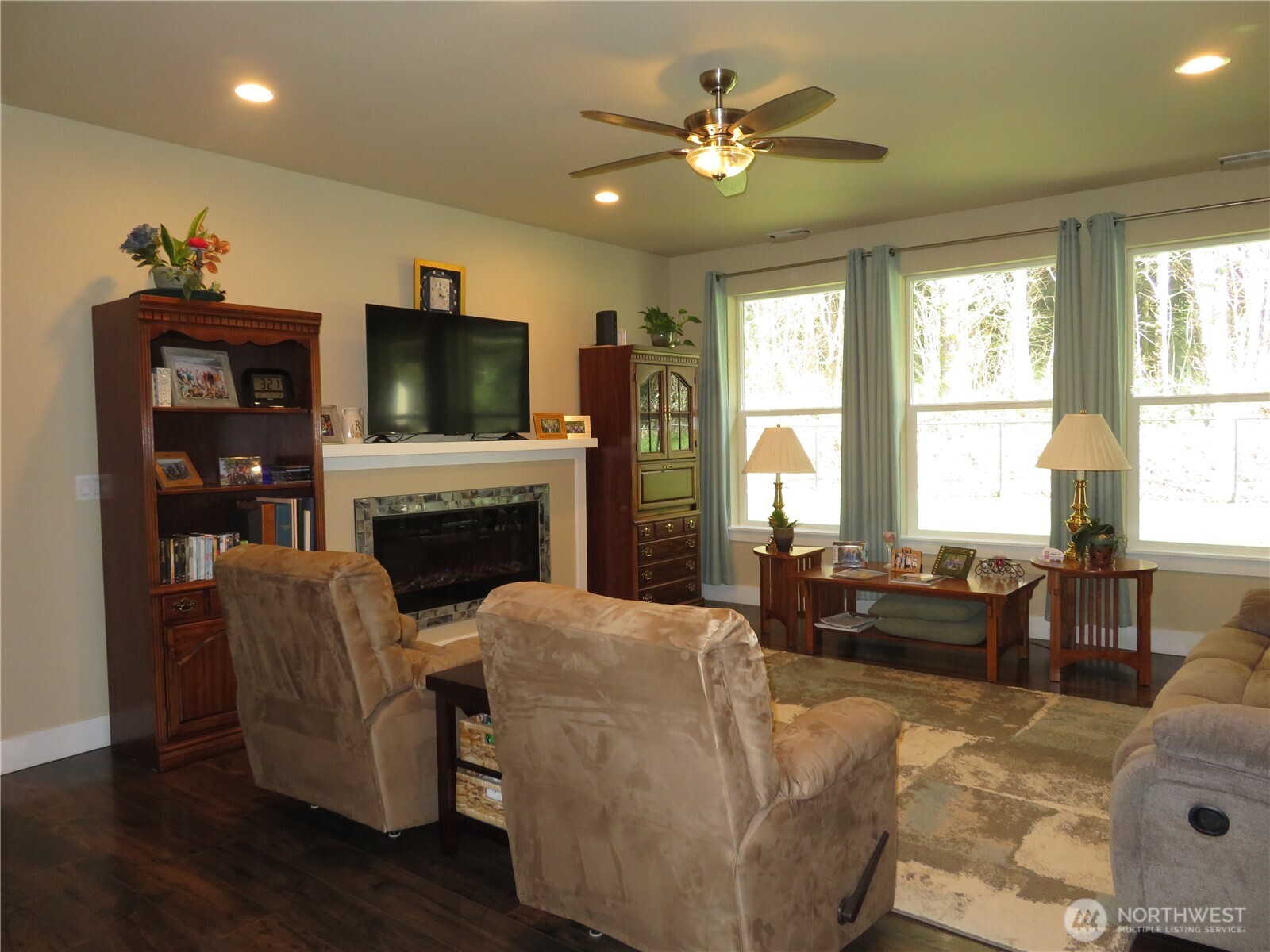 718 Evergreen Place
