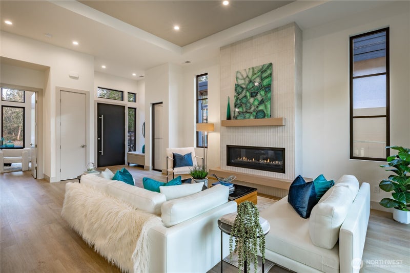 5695 Lux Lane