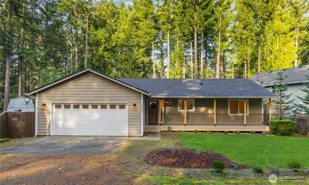 Photo of 18727 Woodburn Court SE, Yelm, WA 98597 (MLS # 2467019)