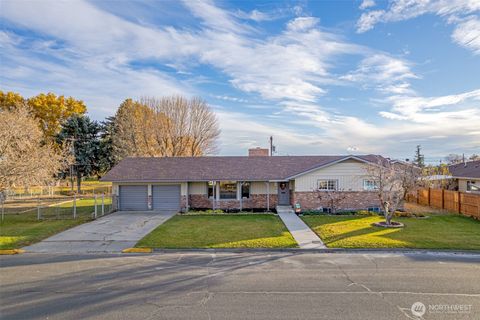 Photo of 608 H Street SE, Quincy, WA 98848 (MLS # 2456804)